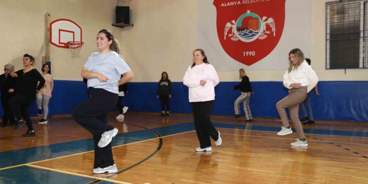 Alanya Belediyesi Zeybek Kursları İkinci Dönemi Başladı