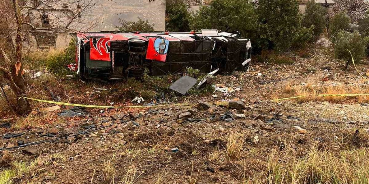 Kaza Sonrası Elektrik Hattı Onarımını Yapan İşçi, Akıma Kapılarak Yaralandı