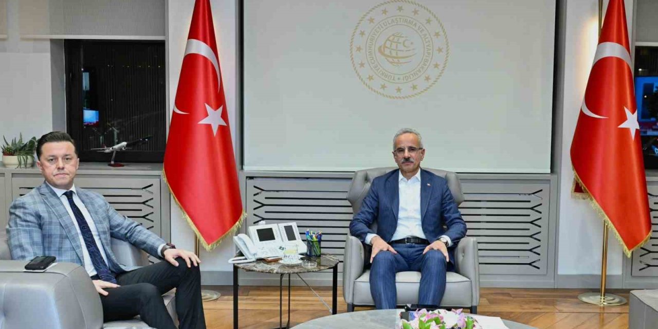 Milletvekili Hatipoğlu, Bakan Uraloğlu İle Eskişehir’in Ulaşımı Hakkında Görüştü