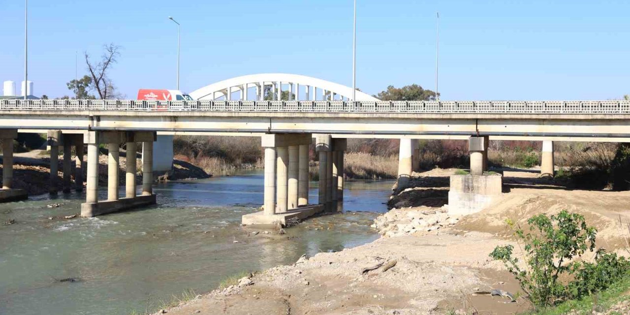 Aksu Çayı Köprüsü’nde Güçlendirme Çalışması Tamamlandı