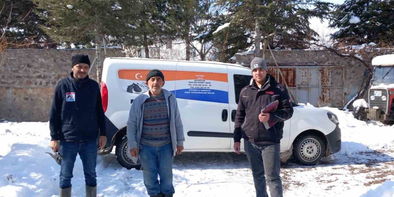 Damızlık Birliği Personelini Kar Durdurmadı, Hizmetler Devam Etti