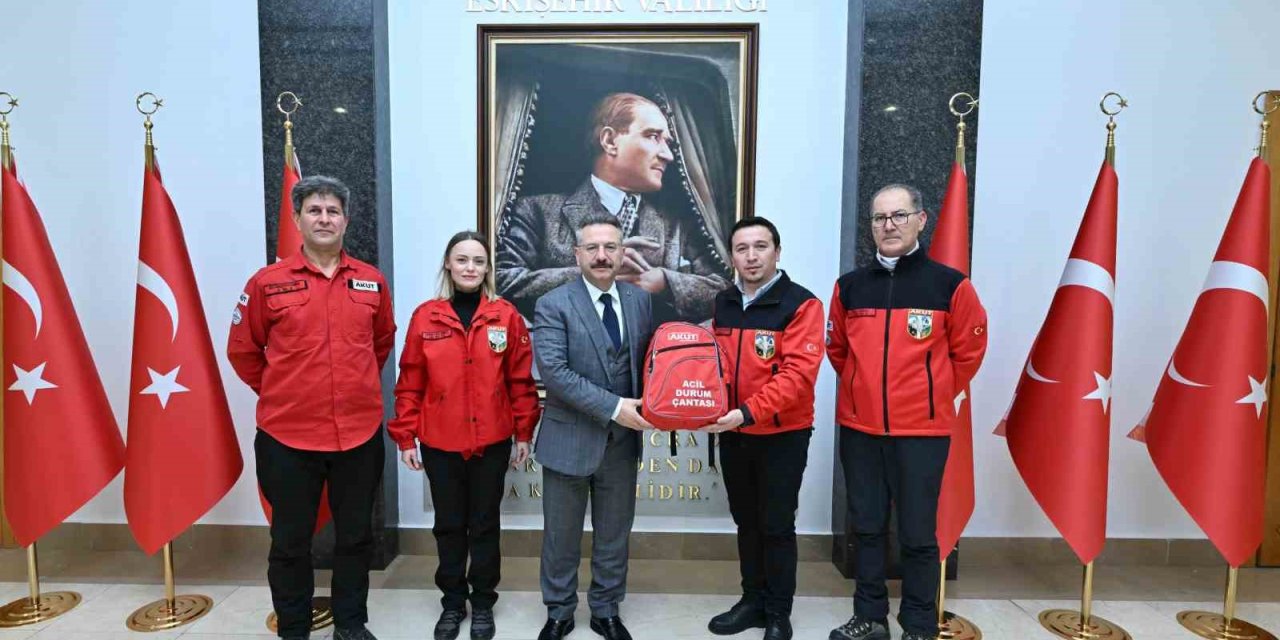 Eskişehir Akut Ekibi, Toplum Bilincinin Arttırılması İçin Yapılan Çalışmaları Vali Aksoy’a Anlattı