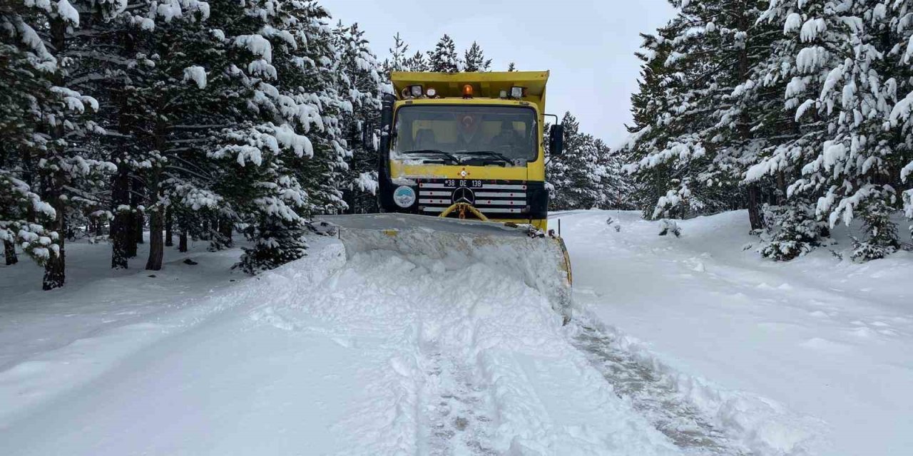Kayseri’de 22 Yol Ulaşıma Kapandı