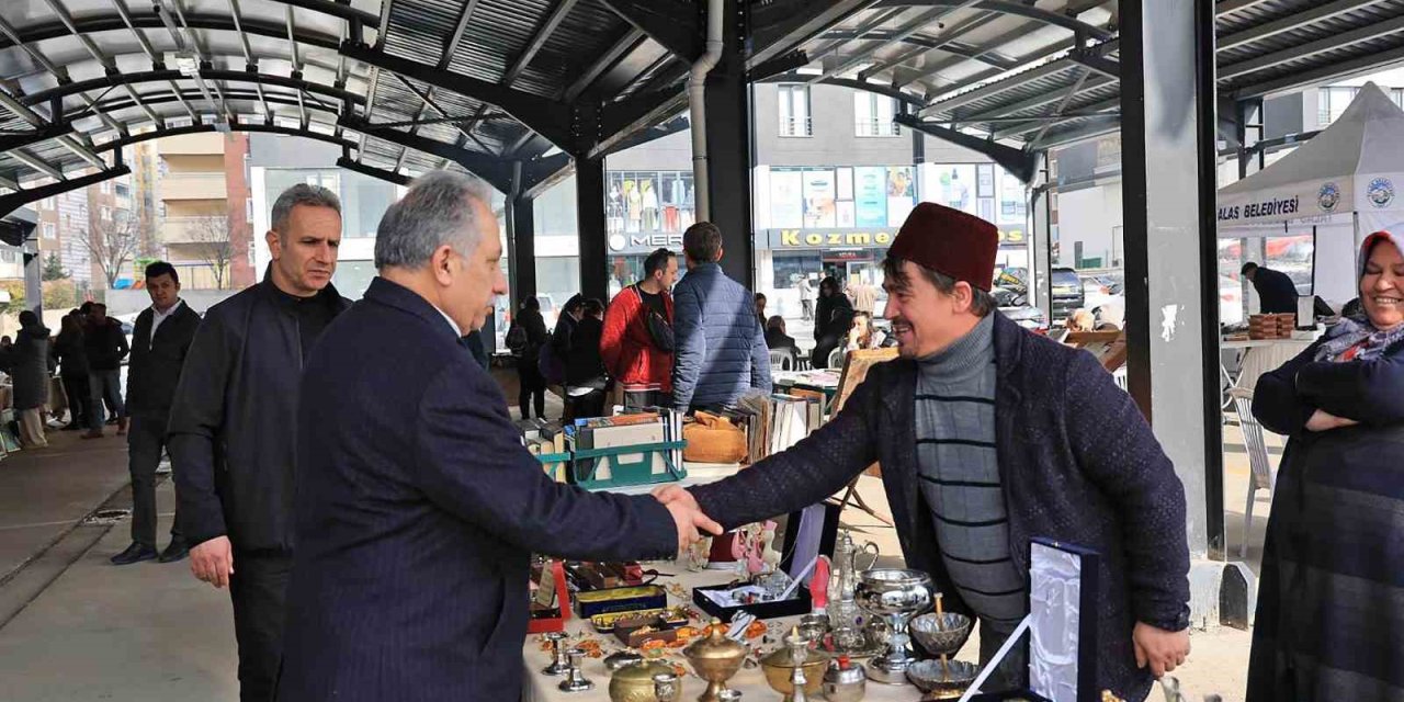 Antika Pazarı’na Kar Engeli