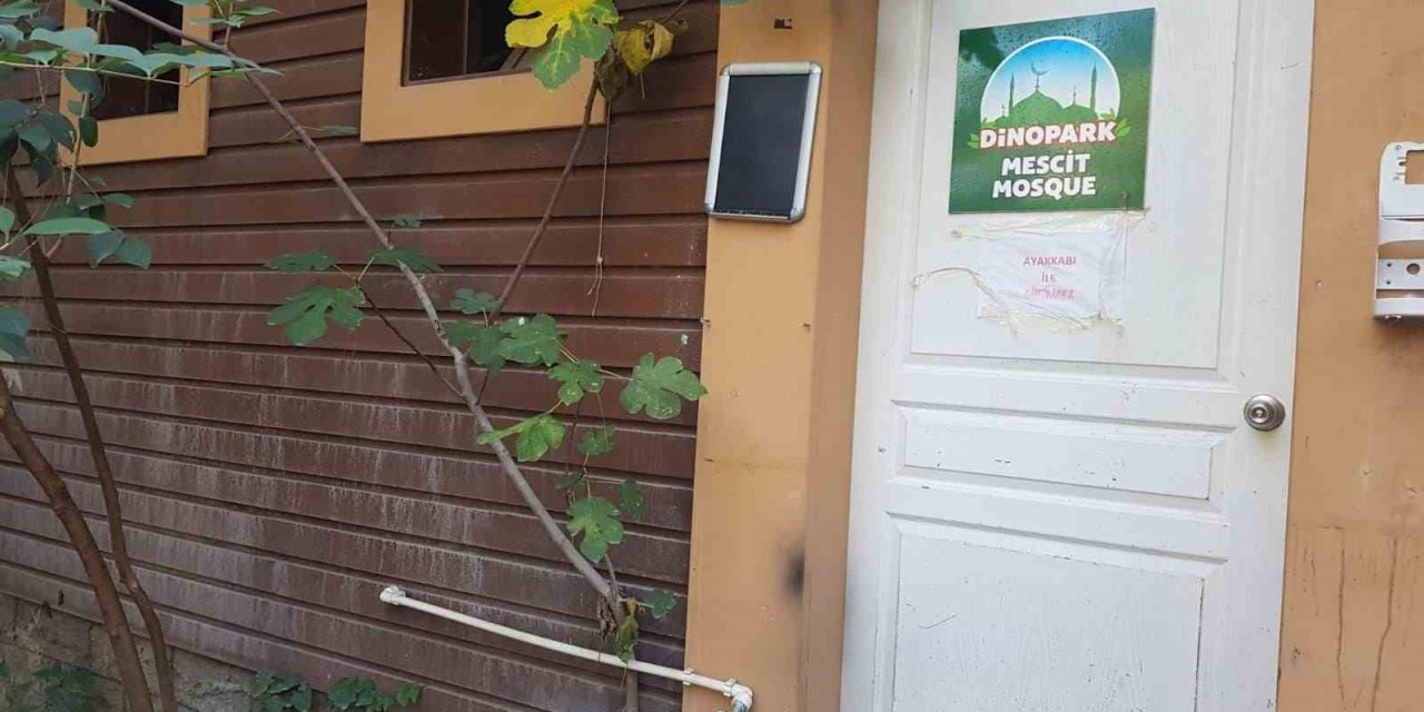 Tepkilere Neden Olan Tuvaletten Çevrilme Mescit Kapatılıp Kapısı Zincirlendi