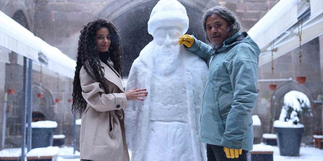 Kayseri’de Kar, Sanatçıların Ellerinde Mimar Sinan’a Dönüştü