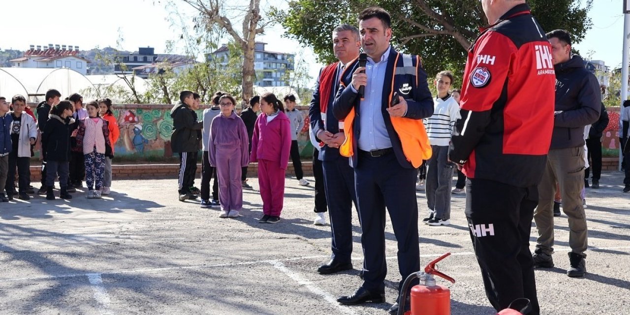 Öğrencilere Afet Eğitimi Verildi