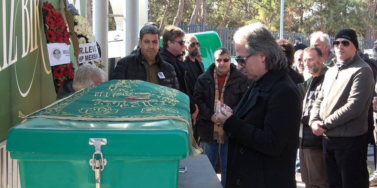 Trafik Kazasında Hayatını Kaybeden Keman Sanatçısı Laçin Akyol, Son Yolculuğuna Uğurlandı