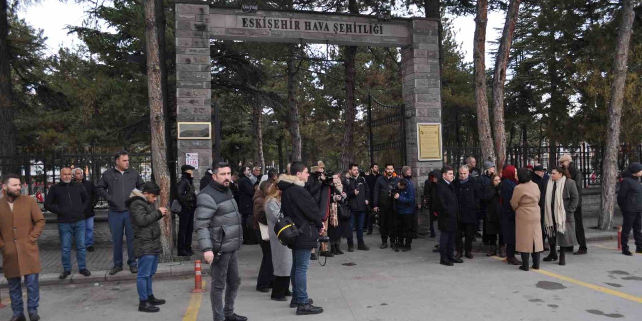 İyi Parti Genel Başkanı Dervişoğlu, Şehit Ailelerini Soğukta Bekletti