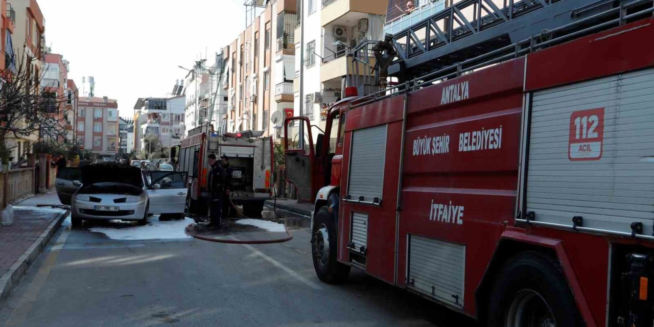 Kontrol İçin Marşa Bastığı Araçta Yangın Çıktı