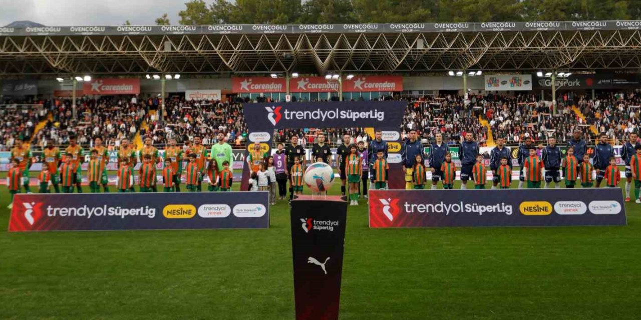 Trendyol Süper Lig: Alanyaspor: 0 - Fenerbahçe: 0 (maç Devam Ediyor)