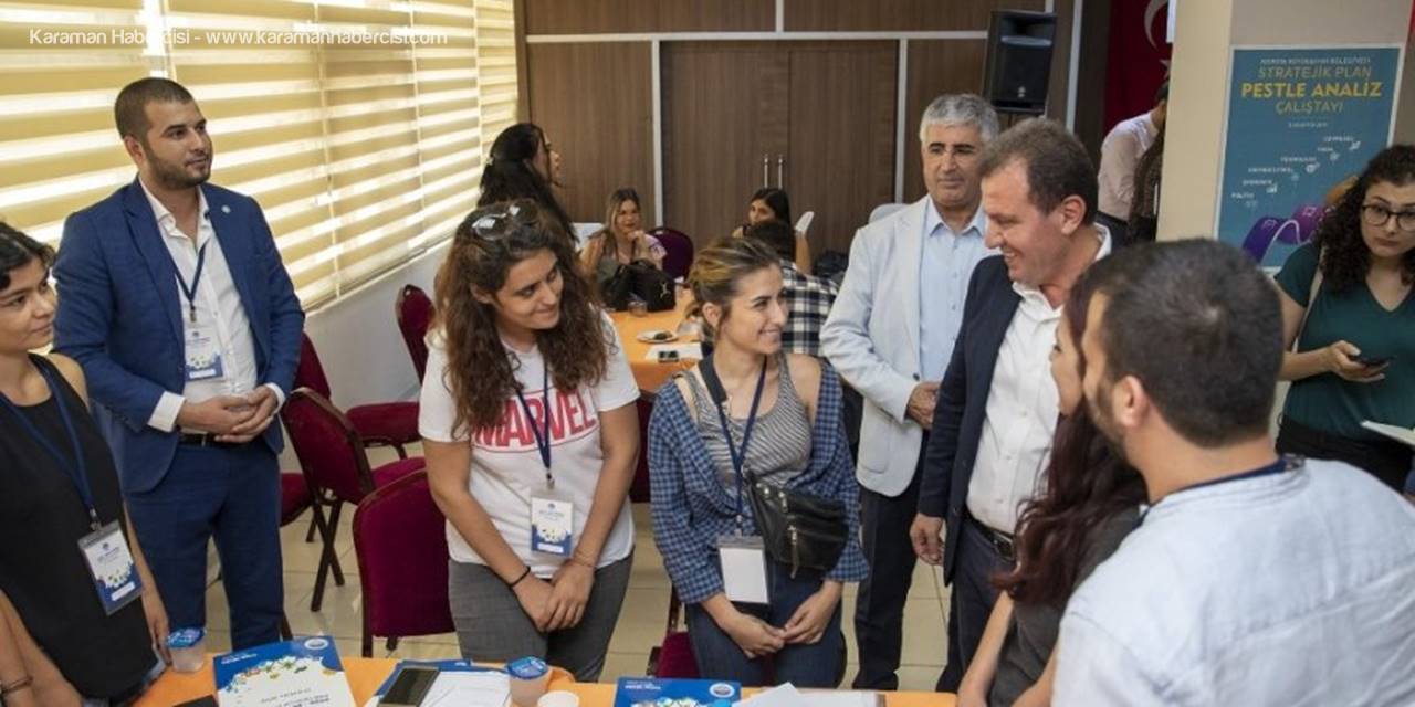 Başkan Seçer’den Gençlere: “Ufak Tefek Hizmetler İçin Birilerine Biat Etmeyin”