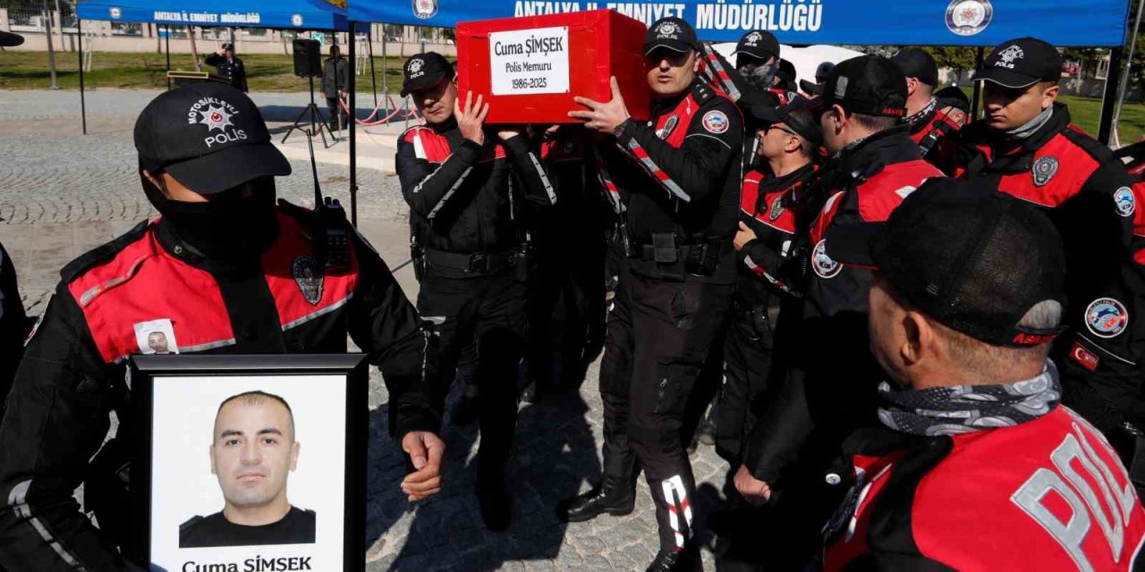 Babaya Son Bakış: Kazada Hayatını Kaybeden Polis Gözyaşlarıyla Uğurlandı