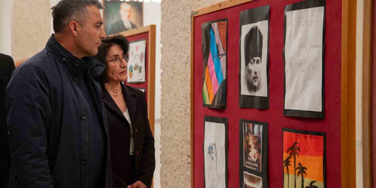 Manavgat’ta Depremzede Çocukların Eserleri Sergilendi