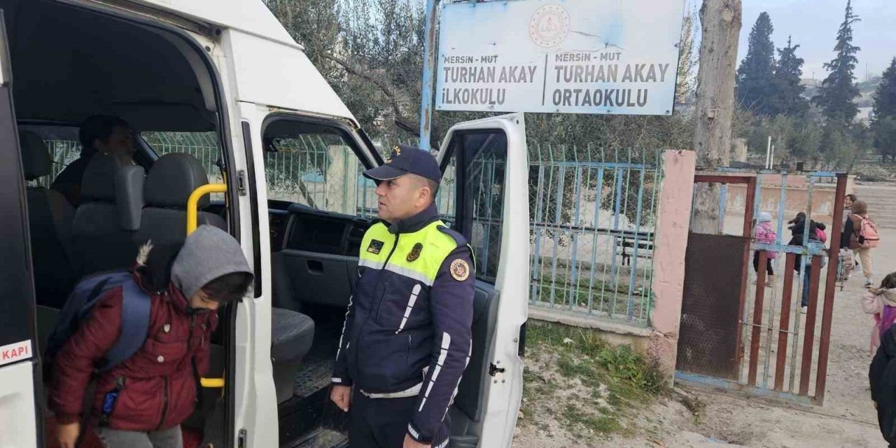 Mersin’de Okul Servis Araçları Denetleniyor