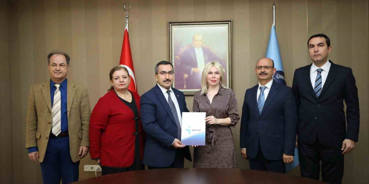 Akdeniz Üniversitesi’nde İşkur Gençlik Programı Başlıyor