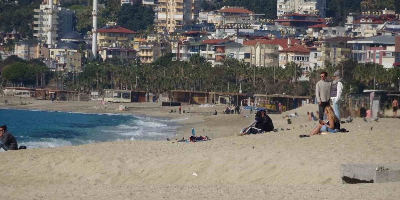 Antalya’da Şubat Ayında Deniz Ve Güneş Keyfi
