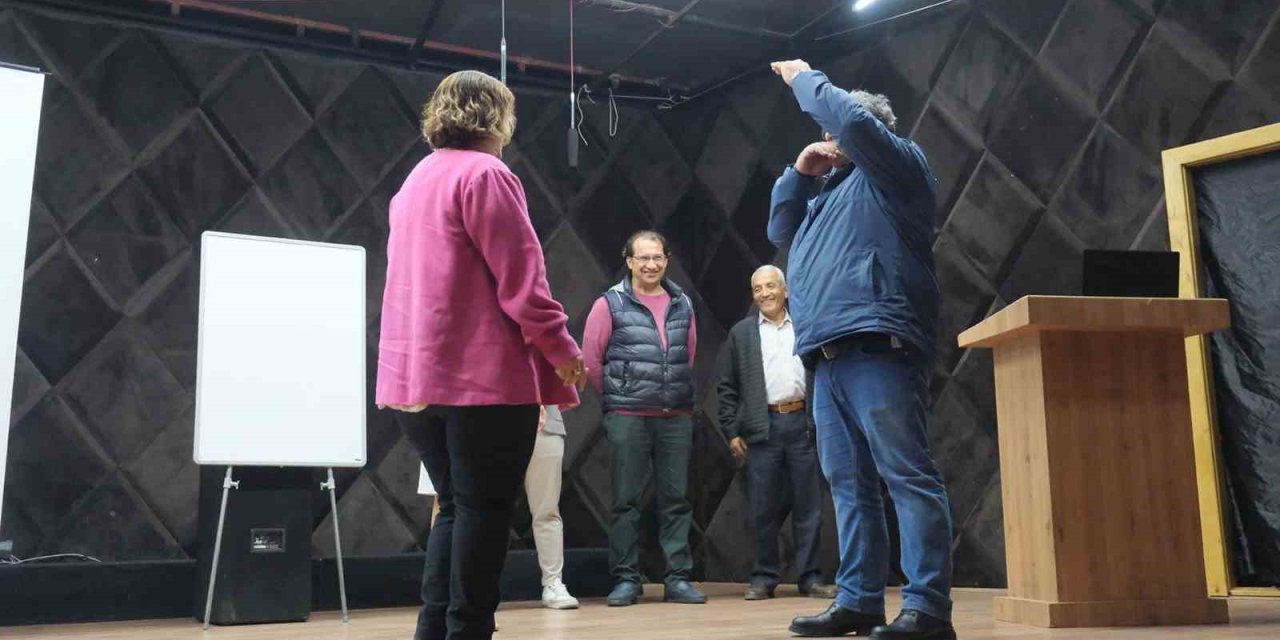 Kemer Belediye Personeline Seminer