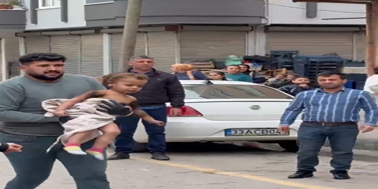 Yangında Evde Mahsur Kalan Çocuklar Pencere Demiri Sökülerek Kurtarıldı
