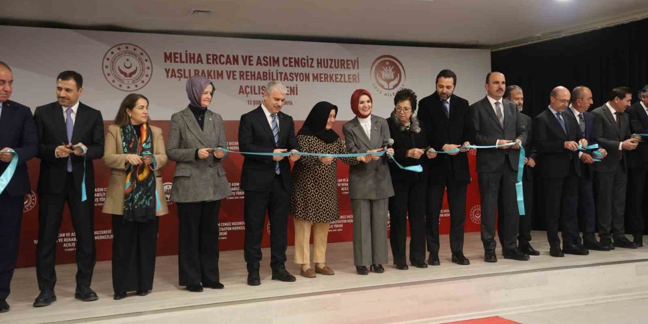 Bakan Göktaş: "ülkemizin Dört Bir Yanında 459 Kamu Ve Özel Huzurevinde 30 Bin Yaşlımıza Yatılı Bakım Hizmeti Sunuyoruz"