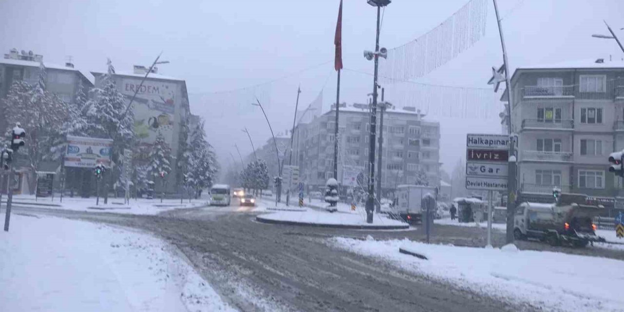 Ereğli’de Kar Yağışı Etkili Oluyor