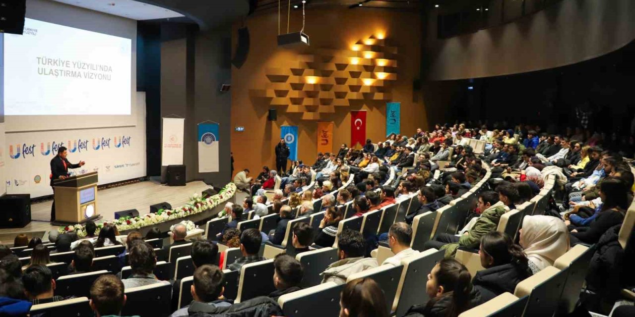 Bakan Yardımcısı Boyraz, Neü’nde Öğrencilerle Buluştu