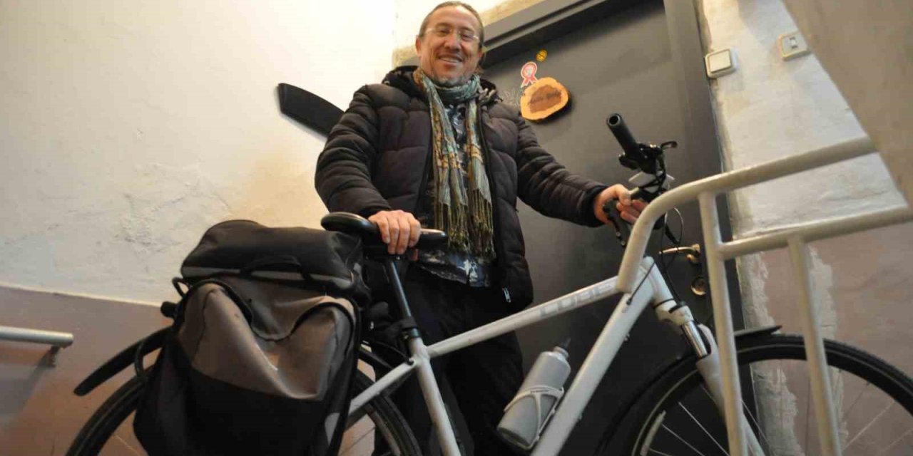 60 Yaşında Pedal Çevirerek Sağlığını Koruyor