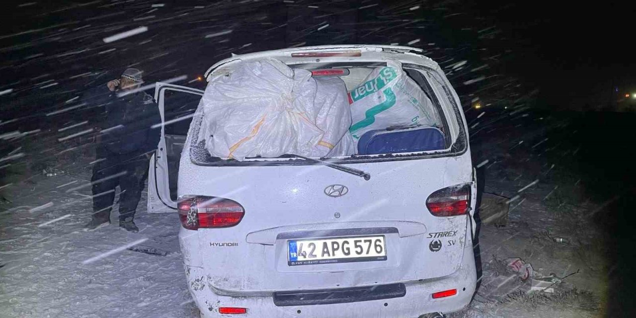 Konya’da Kar Ve Buzlama Kazaya Neden Oldu: 4 Yaralı