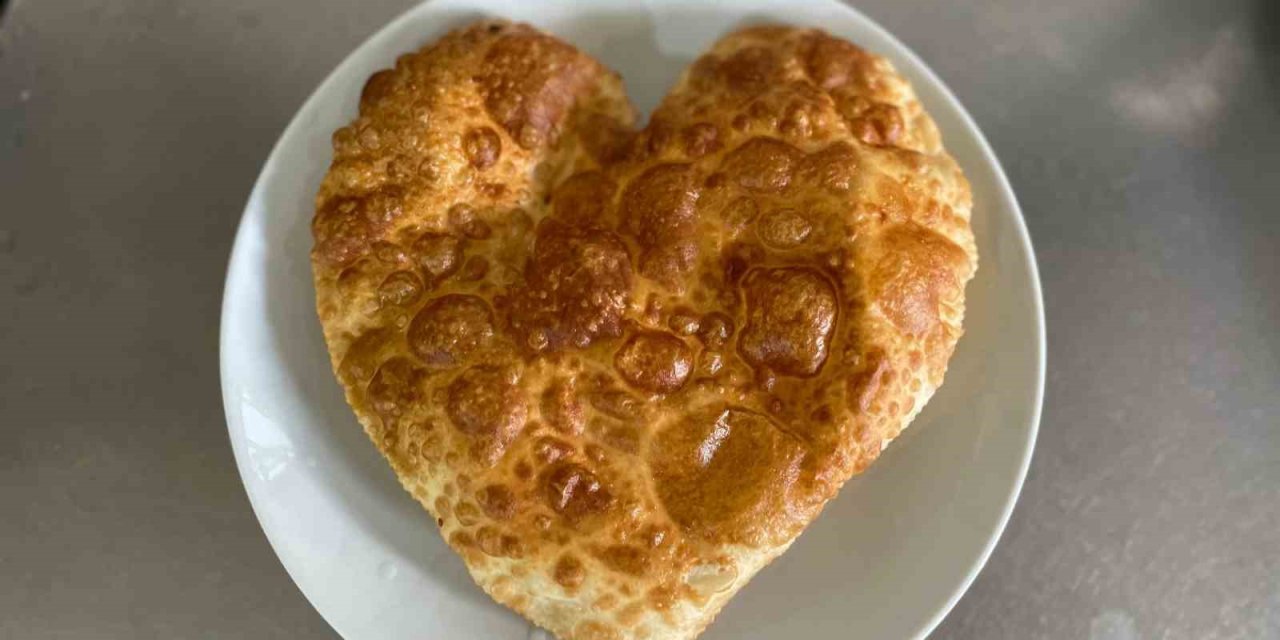 Sevgililer Günü’ne Özel Kalpli Çibörek