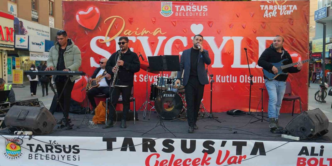 Tarsus’ta ’sevgililer Günü’ Kutlandı