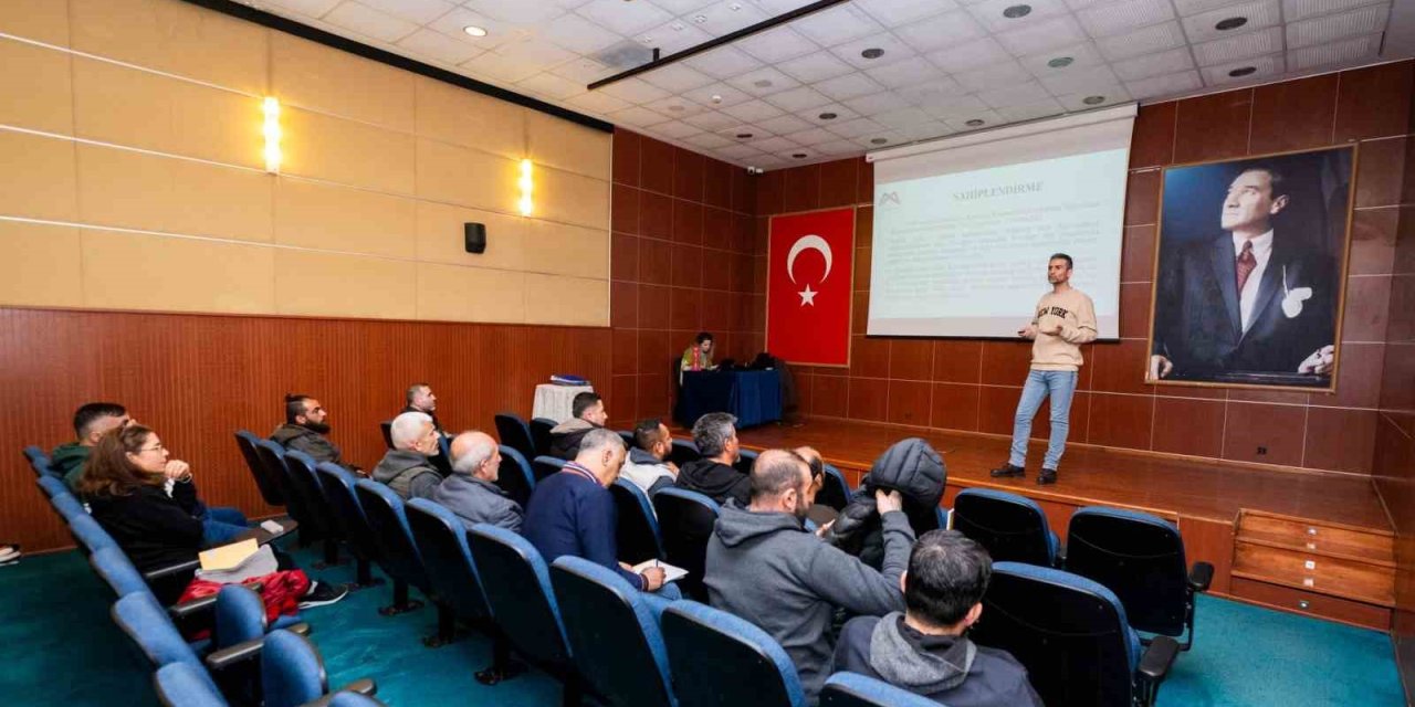 Mersin’de Ev Hayvanları Satış Yeri Sahiplerine Eğitim Verildi