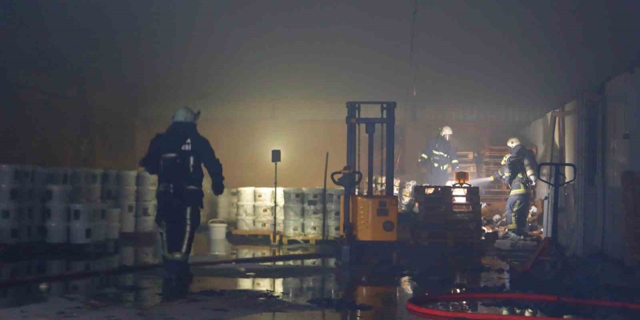 Antalya’da Depoda Çıkan Yangın Korkuttu