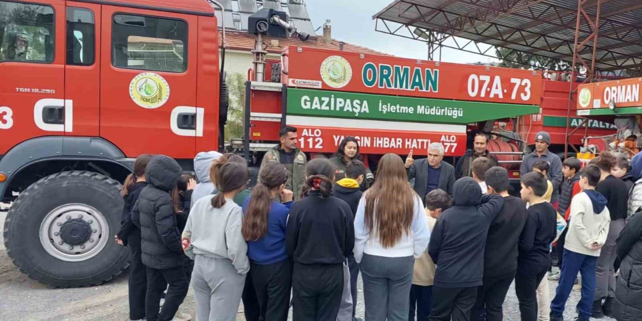 Öğrencilere Ve Vatandaşlara Yangın Eğitimi