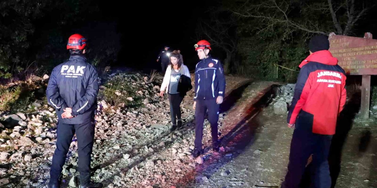 Hava Kararınca Yolunu Kaybeden 29 Dağcı İçin Ekipler Alarma Geçti