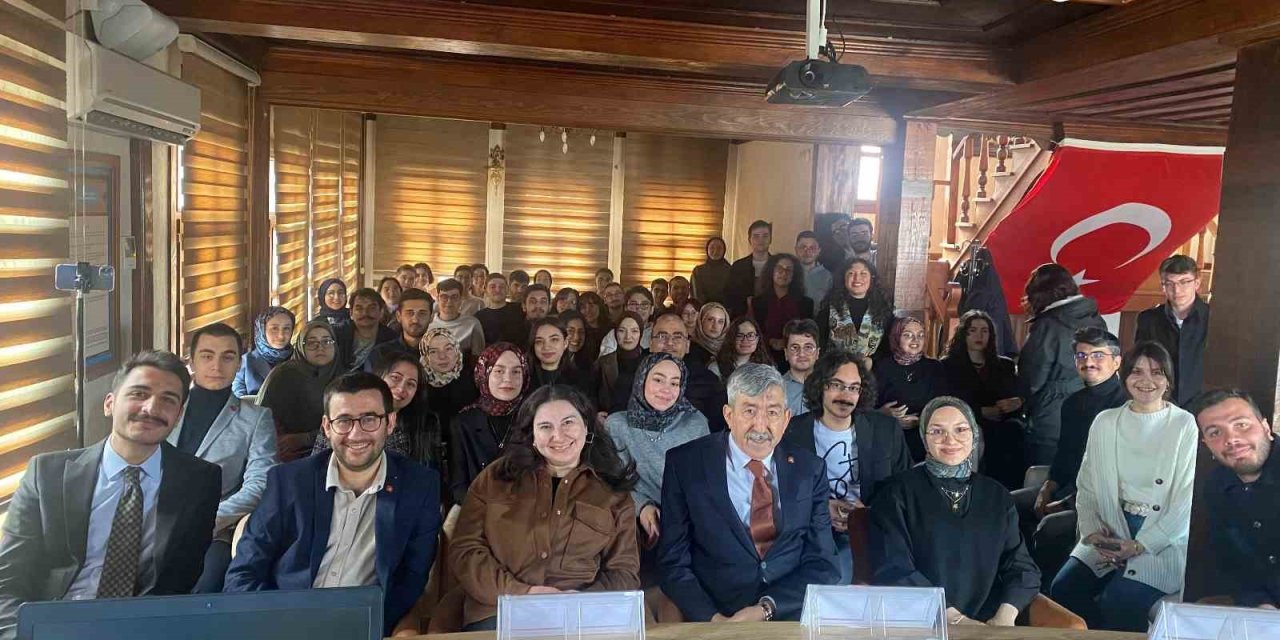 Gençler; Okuyor, Düşünüyor, Konuşuyor, ‘bilgi Şöleni’ Tamamlandı