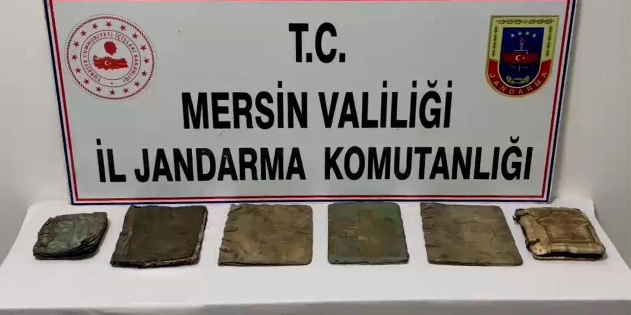Mersin’de 6 Adet Tarihi El Yazması Kitap Ele Geçirildi: 3 Gözaltı