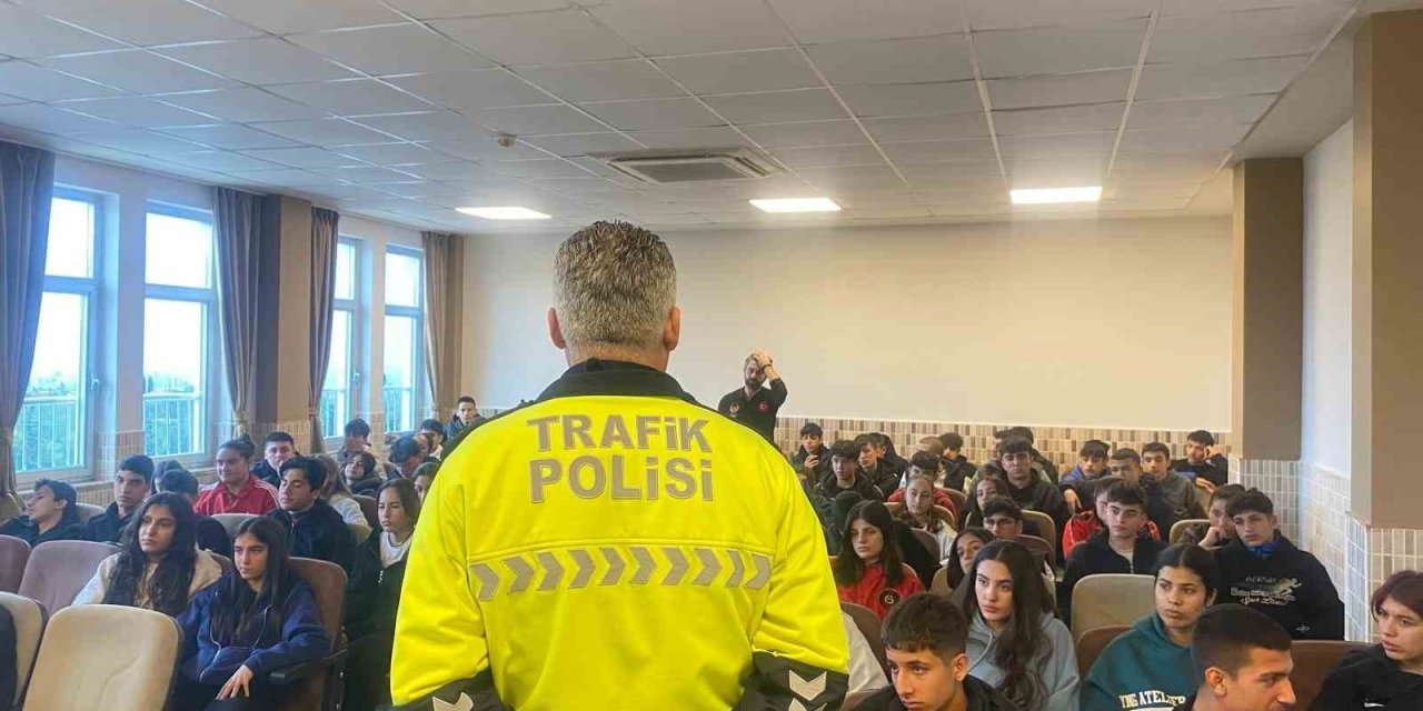 Mersin’de ’trafik Güvenliği’ Eğitimleri Sürüyor