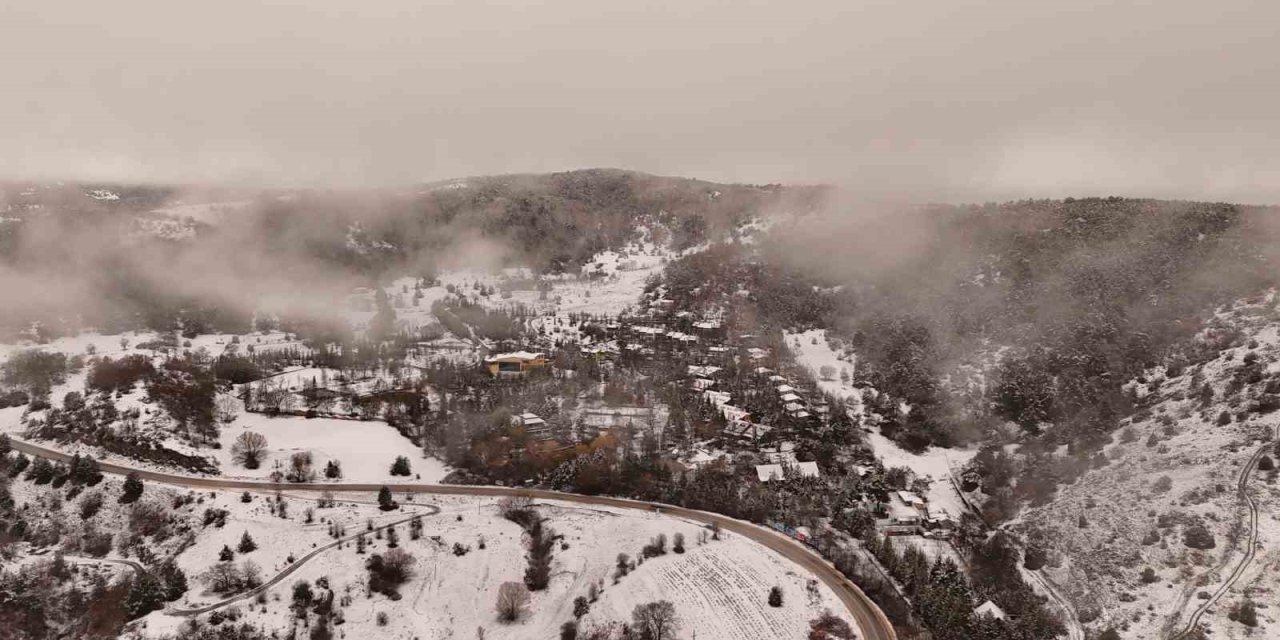 Eskişehir’in Kırsalına Yağan Kar Eşsiz Manzaralar Oluşturdu