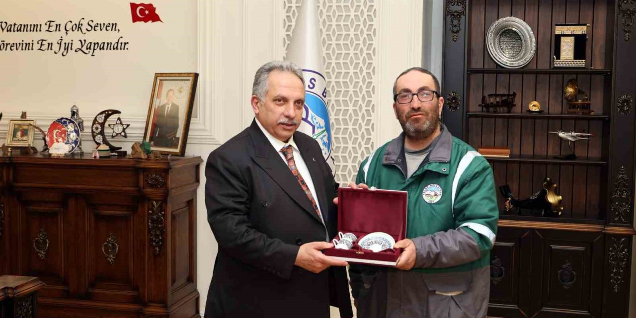 Başkan Yalçın’dan Örnek Davranış Gösteren Personele Takdir