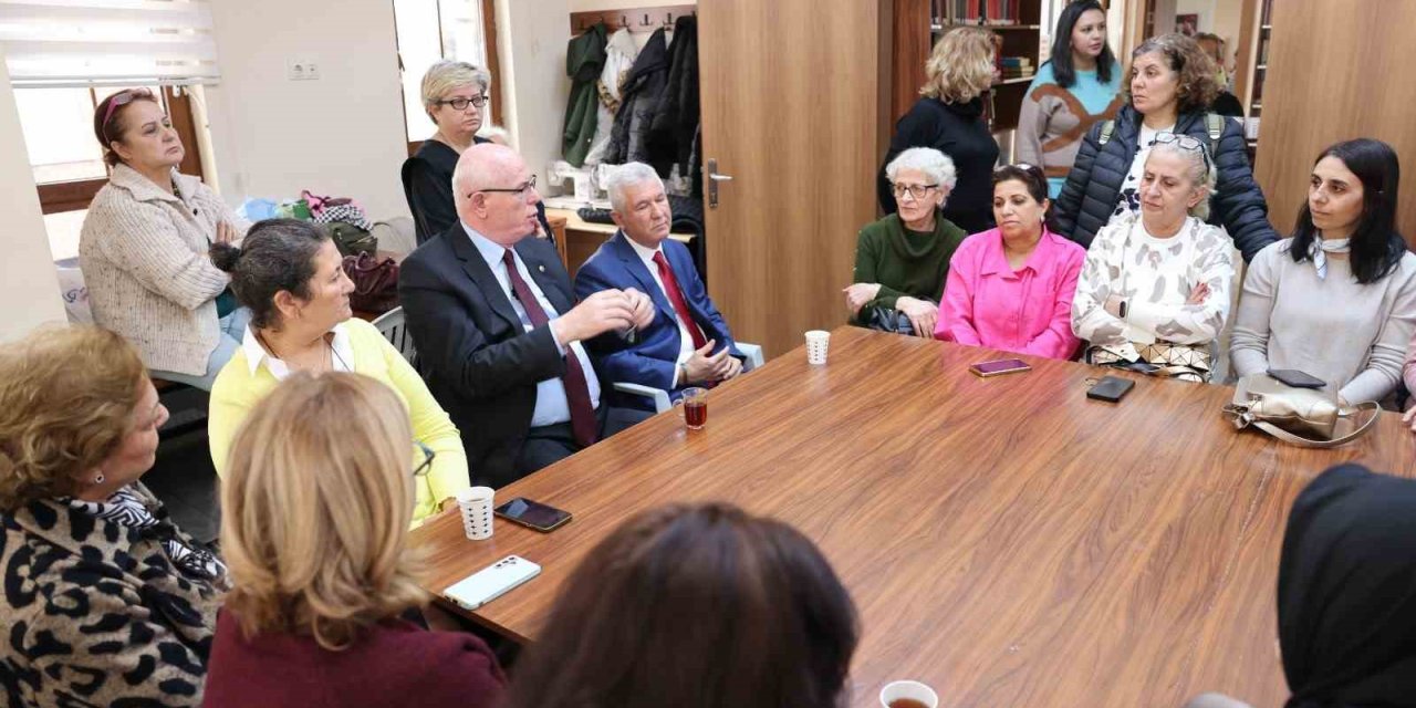 Başkan Kurt, Orhan Oğuz Halk Merkezi’nde Kadınlarla Bir Araya Geldi