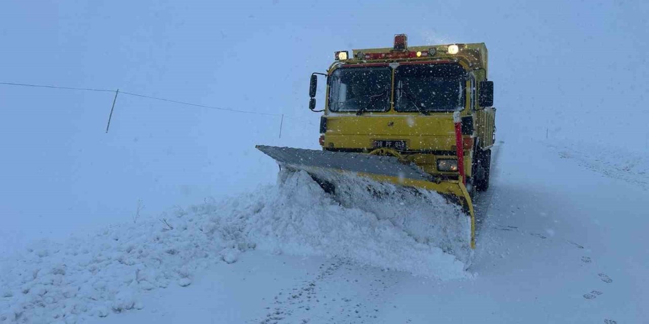 Kayseri’de Kapanan 61 Yol Ulaşıma Açıldı