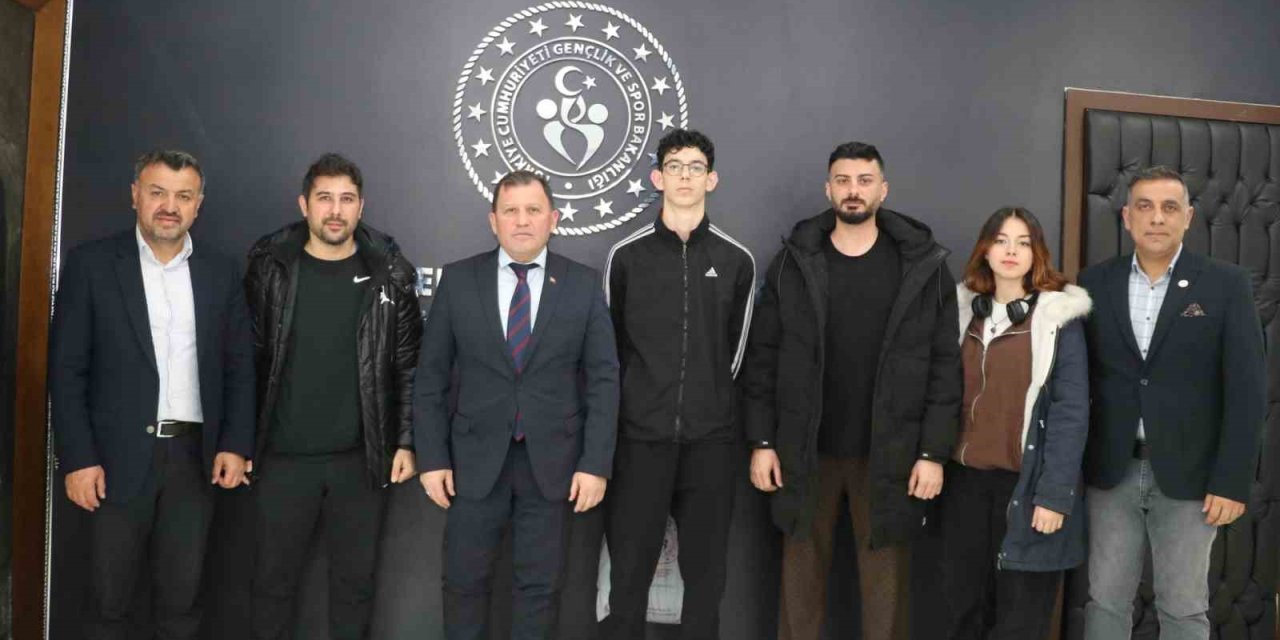 Şampiyonlardan Kabakcı’ya Ziyaret