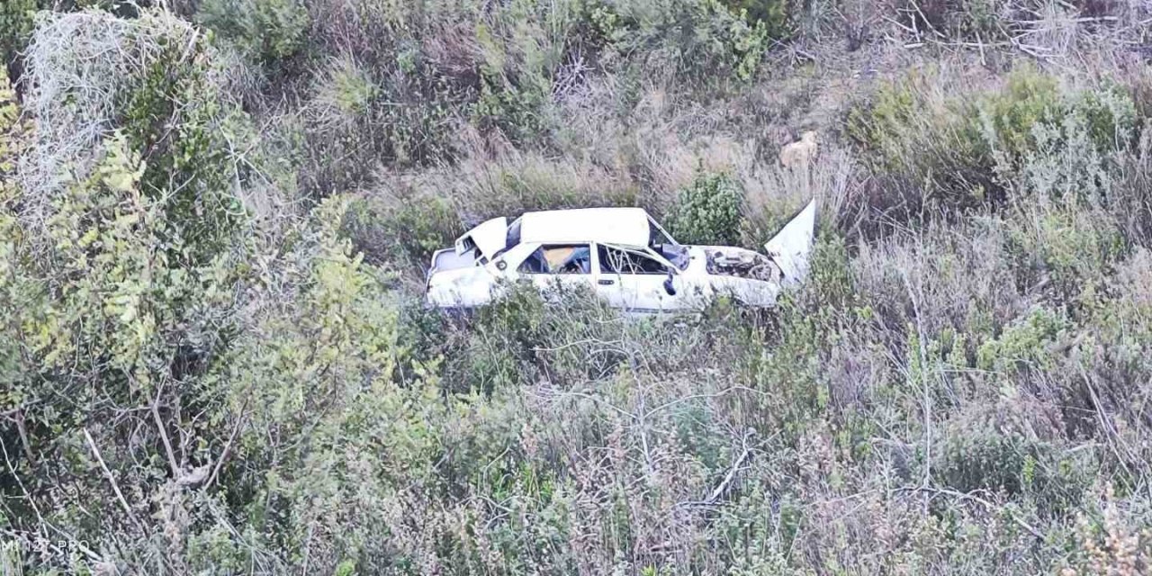 Manavgat’ta Şarampole Yuvarlanan Otomobil Sürücüsü Yaralandı