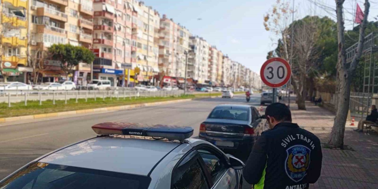 Antalya’da 1 Haftada 55 Bin 854 Araç Denetlendi
