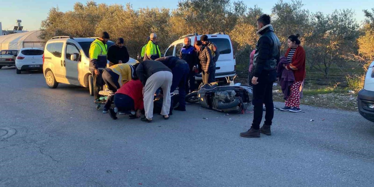 Otomobil İle Çarpışan Motosikletin Sürücüsü Yaralandı