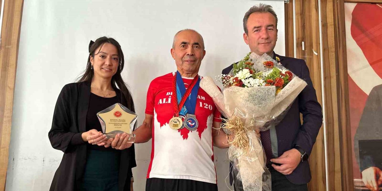 Demir Adam’dan Öğrencilere Tavsiye: "asla Pes Etmeyin"