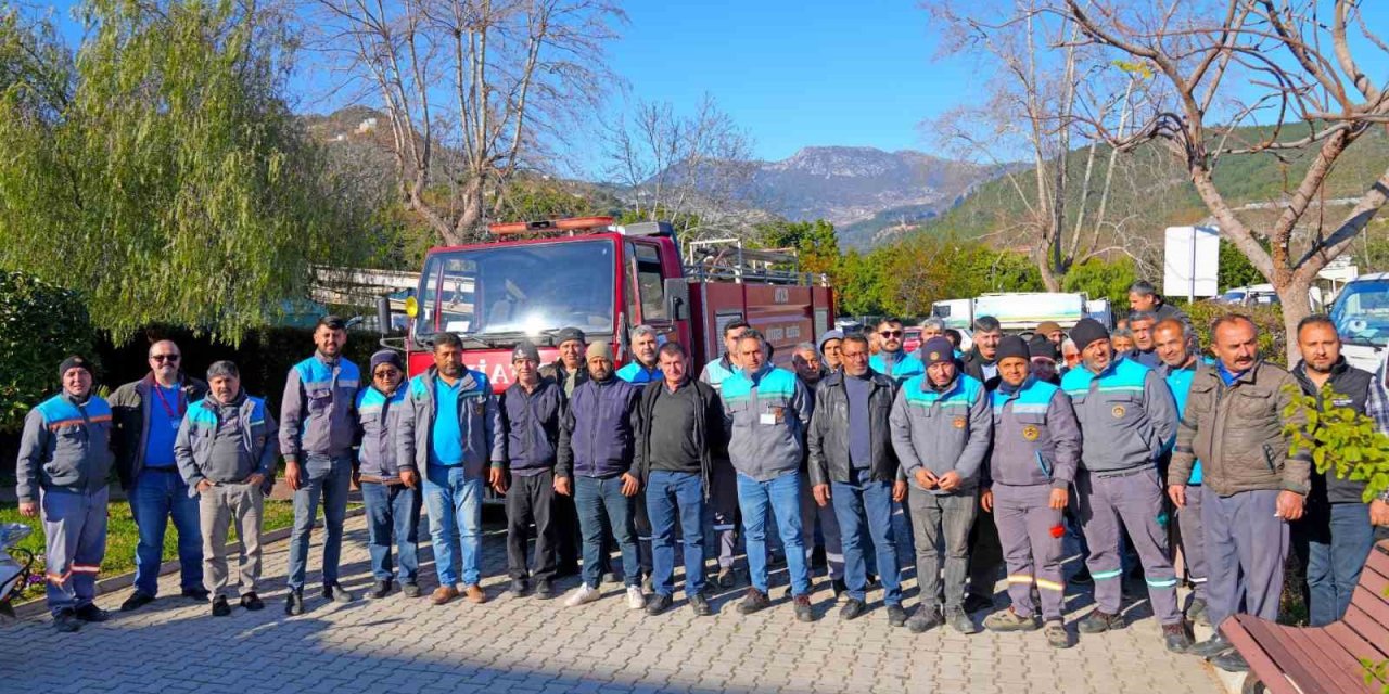 Alanya’da Arazöz Sürücülerine Yangın Eğitimi Verildi