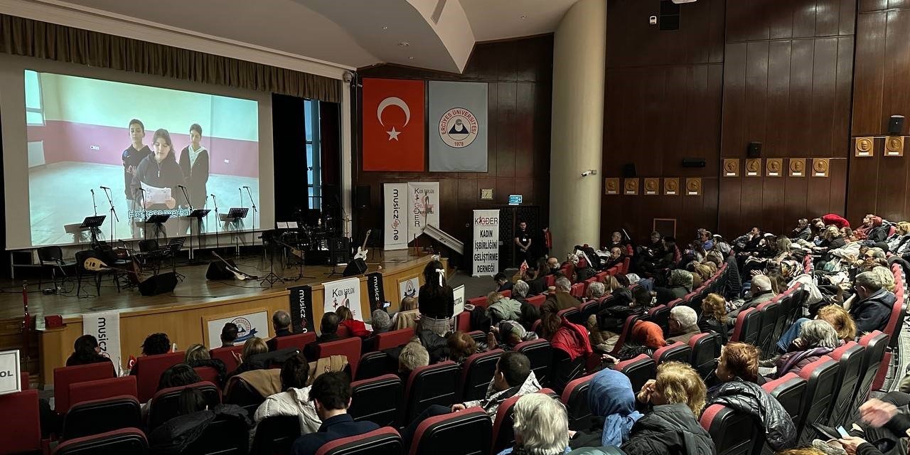 Antakya’da Depremde Hasar Alan Okul İçin Kayseri’de Yardım Konseri Düzenlendi