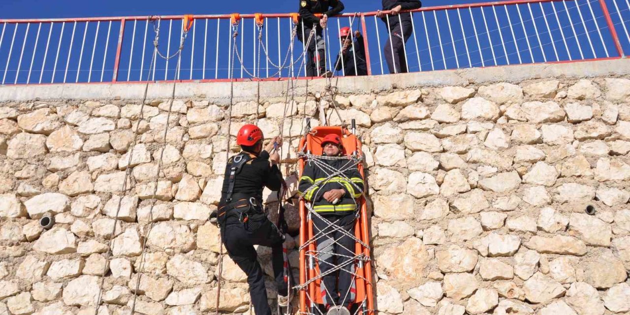 Mersin İtfaiyesi Tecrübelerini Paylaşıyor