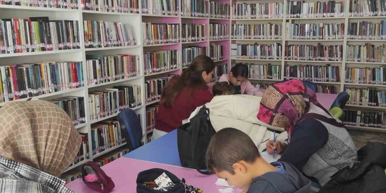 Mersin’de ’resimli Çengel Bulmaca’ Etkinliği Düzenlendi